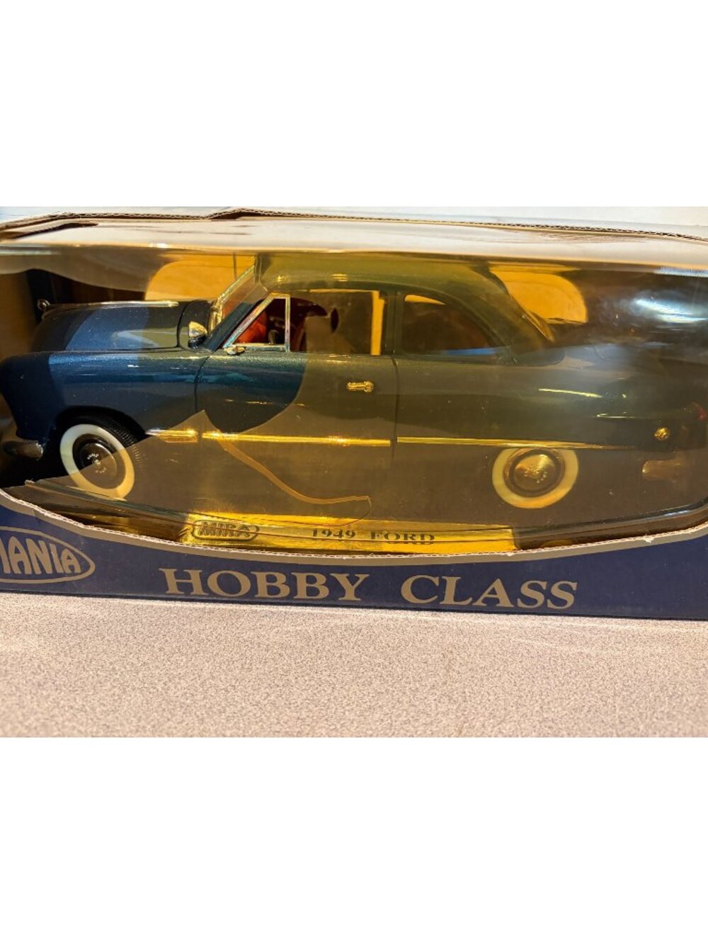 Mira Carmania Hobby Class 1:18 Scale 1949 Ford Coupe Diecast Model - Dark Blue